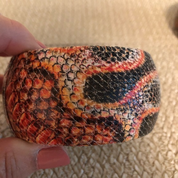 PAIR. of BANGLES - Picture 4 of 5